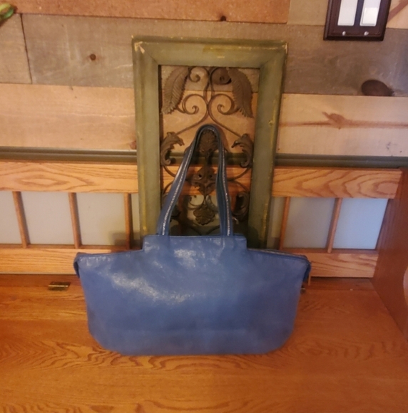 Fendi Blue Metallic Nubuck Medium Chains Tote Bag - Picture 5 of 16